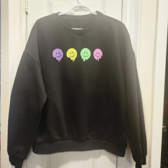 Spooky-Cute Black Sweatshirt – Size L Men’s сan also be worn by women (No Brand) - Picture 1 of 5